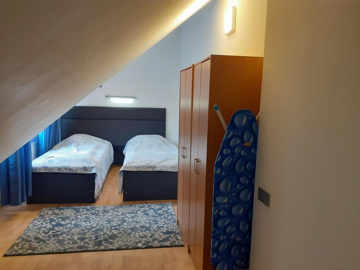 Attic Rooms At Laisves Avenue Каунас Екстериор снимка